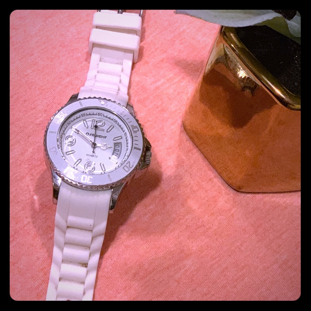 SAPIENT Women’s White Watch ⏰